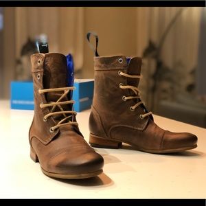 Fluevog Radio Lace-up Short - Brown